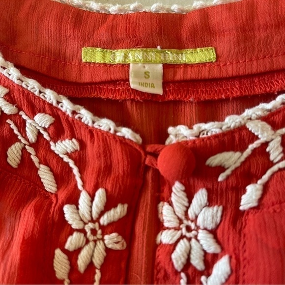 Gianni Bini flutter sleeve embroidered sheer flowy blouse size small - Picture 2 of 11
